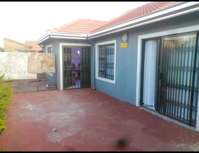 3 BEDROOM HOUSE FOR SALE IN VOSLOORUS
